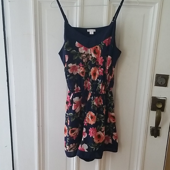 Floral Romper - Picture 2 of 8